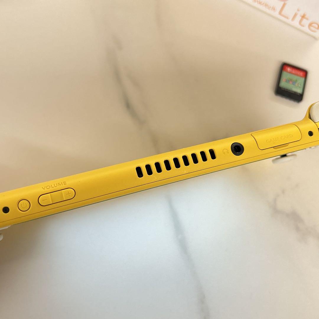 Nintendo Switch Lite イエロー 本体　ケース　あつ森付き