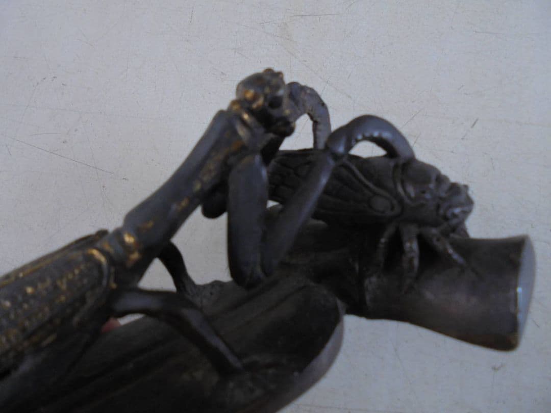 AKa6703　古銅　カマキリ　蟷螂　セミ　蝉　置物