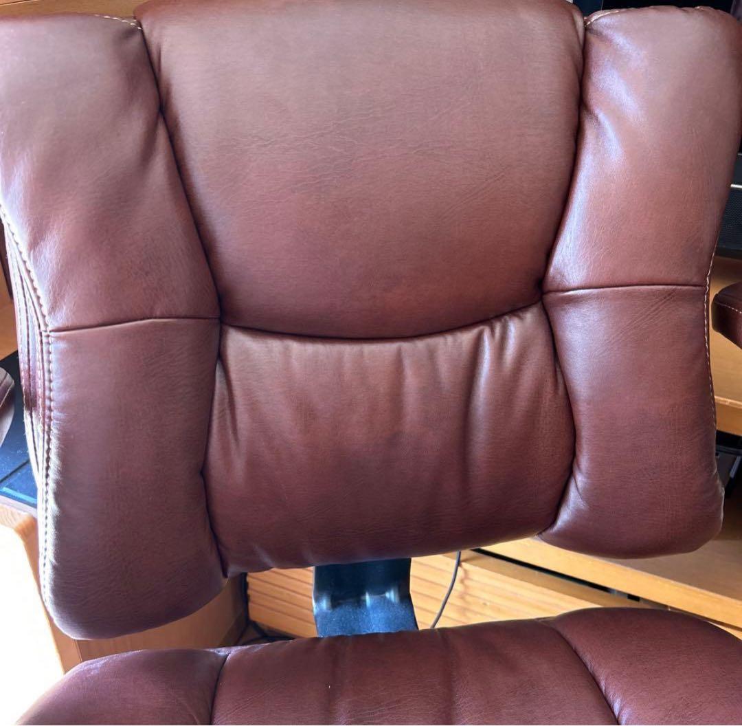 肘付きオフィスチェア　ブラウン