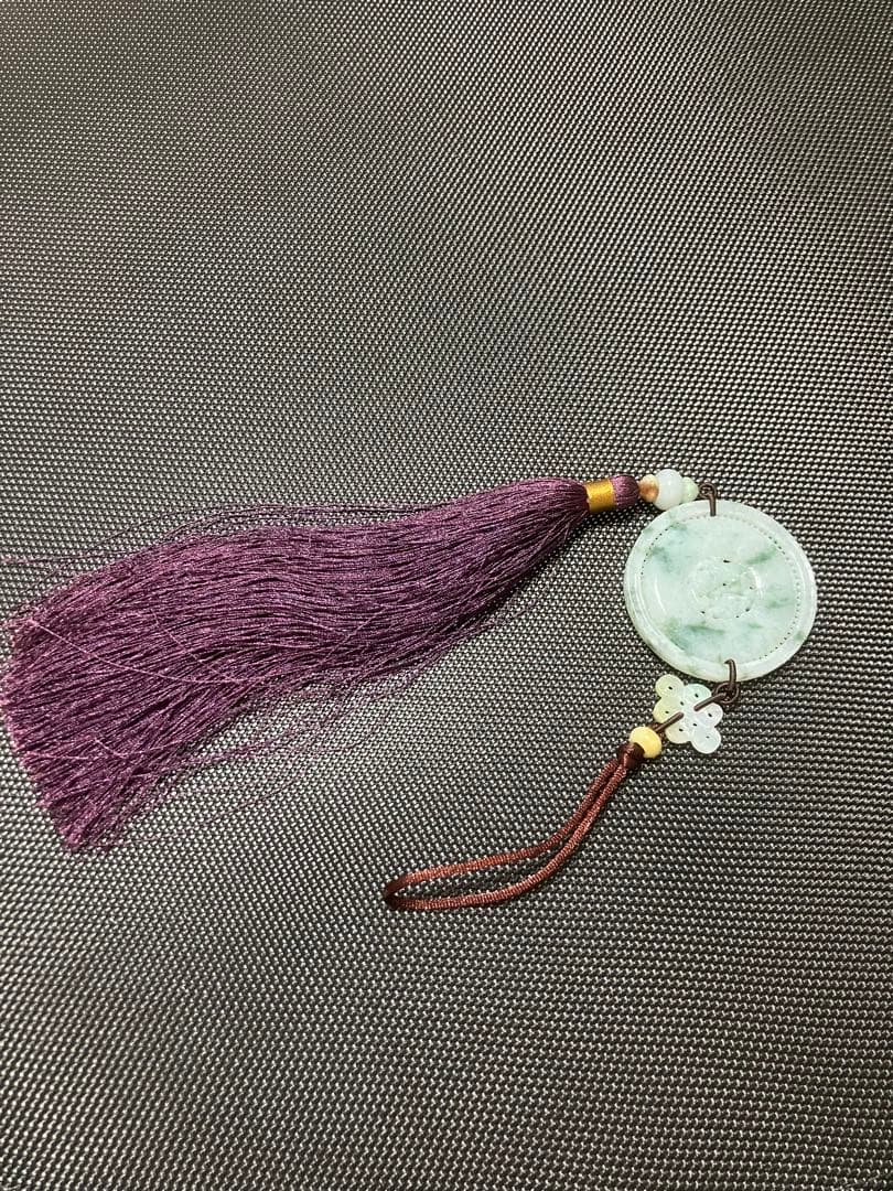 翡翠 タッセル付き装飾品　ペンダント