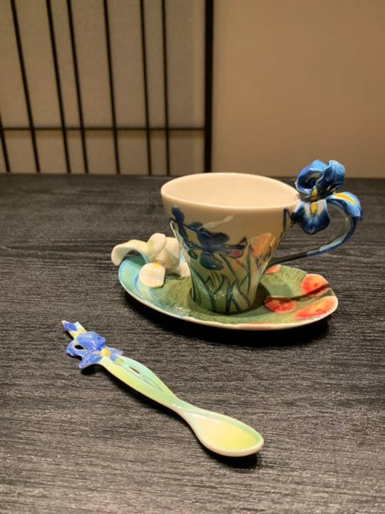 フランツとゴッホミュージアムのコラボ　Iris