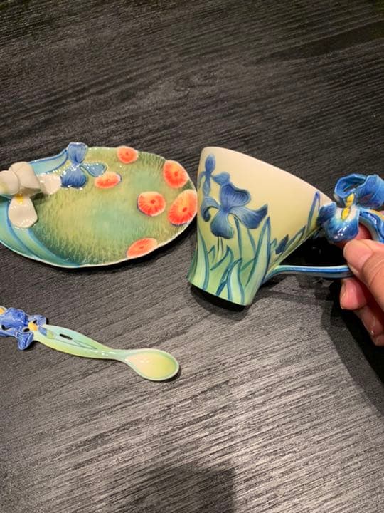 フランツとゴッホミュージアムのコラボ　Iris