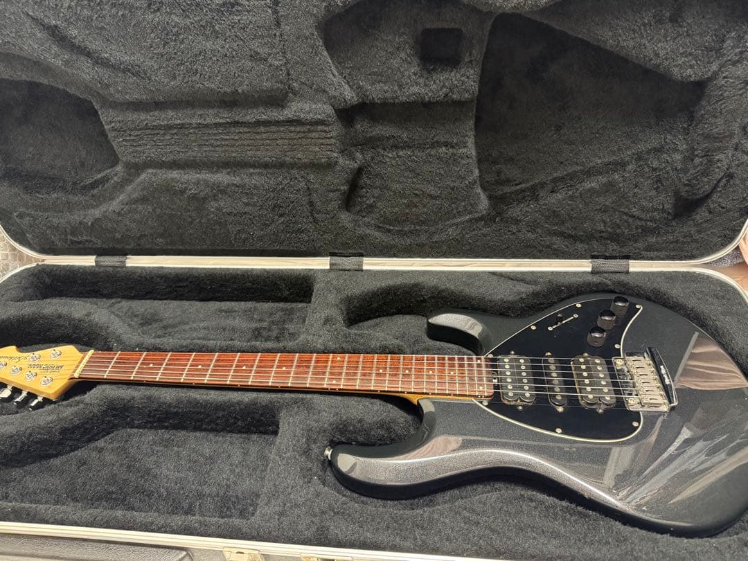 MUSIC MAN Silhouette HSH 2009年製 piezo付き