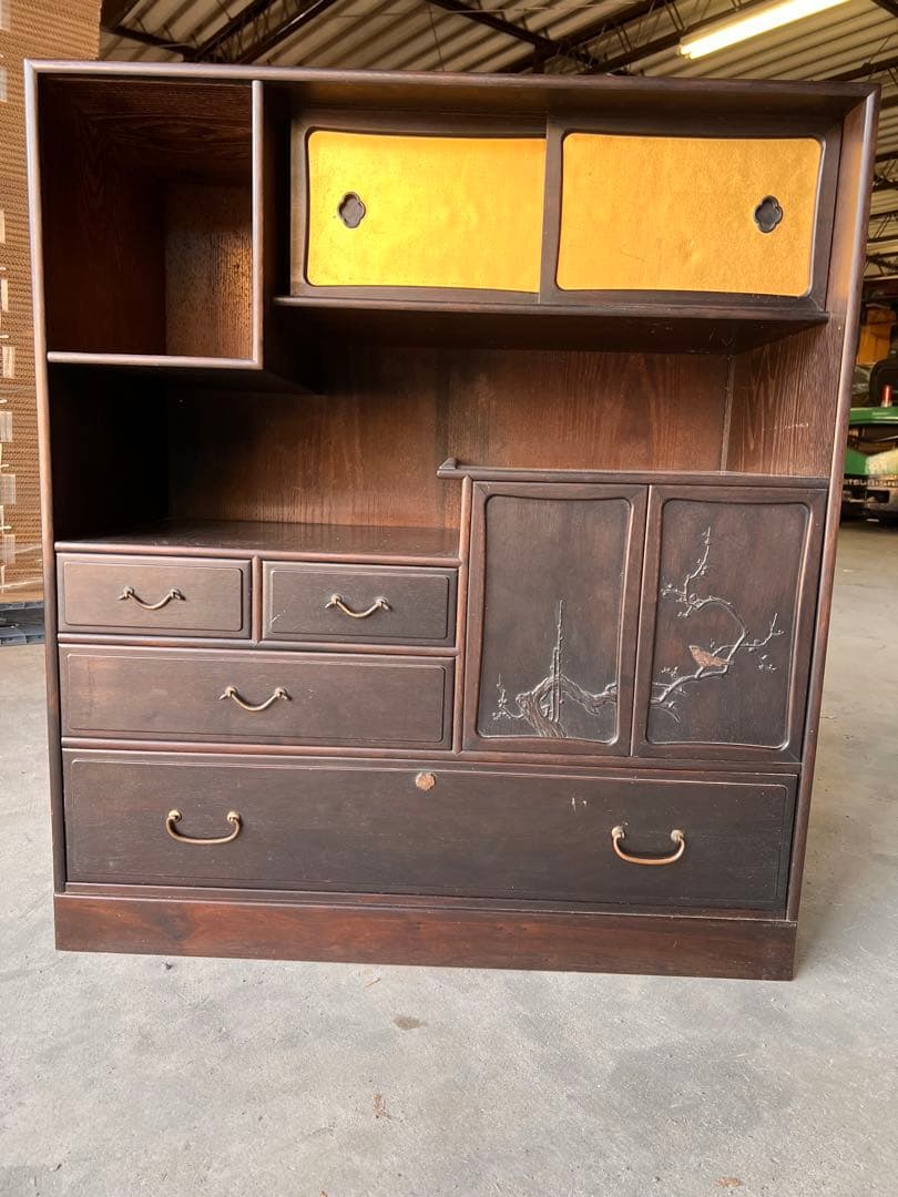 大型ダークブラウン箪笥 彫刻装飾付き