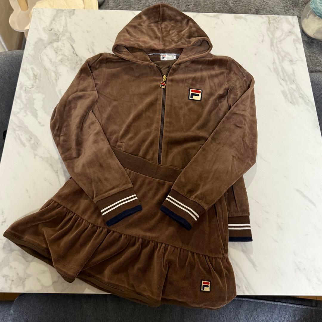FILA フード付きベロア上下セットMサイズ