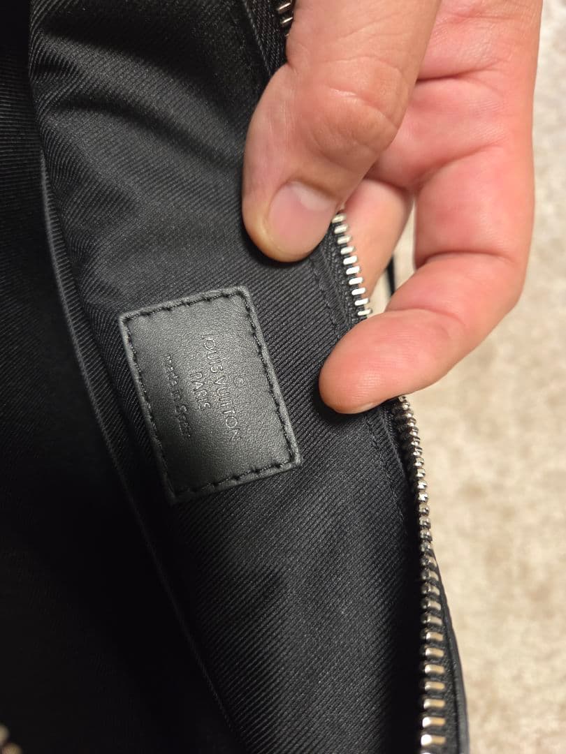 ルイヴィトンメッセンジャーバック