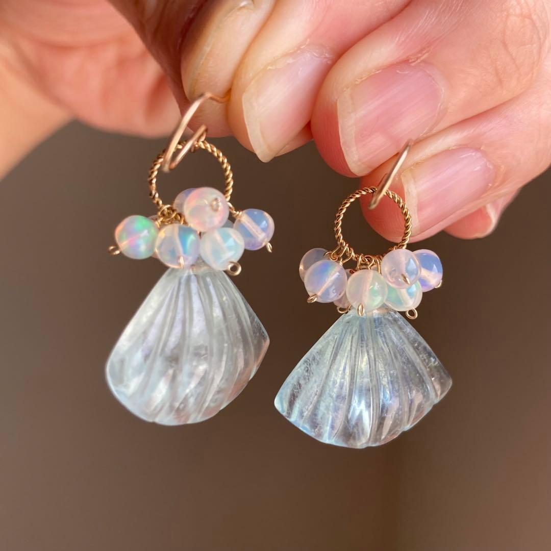 専用です　14kgf アクアマリンのシェルカービングピアス