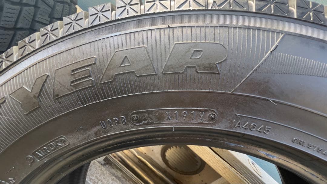 スタッドレス グッドイヤー アイスナビ SUV 91Q 175/80R16