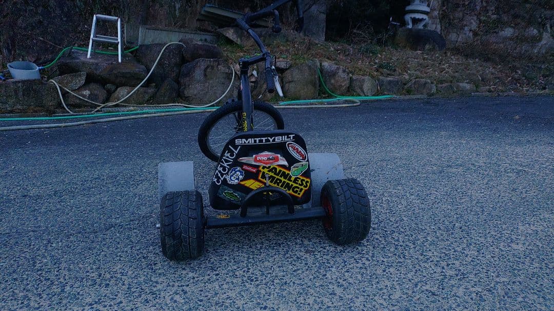 Smittybilt スケートボード 赤ホイール ドリフト3輪車 d1トライク