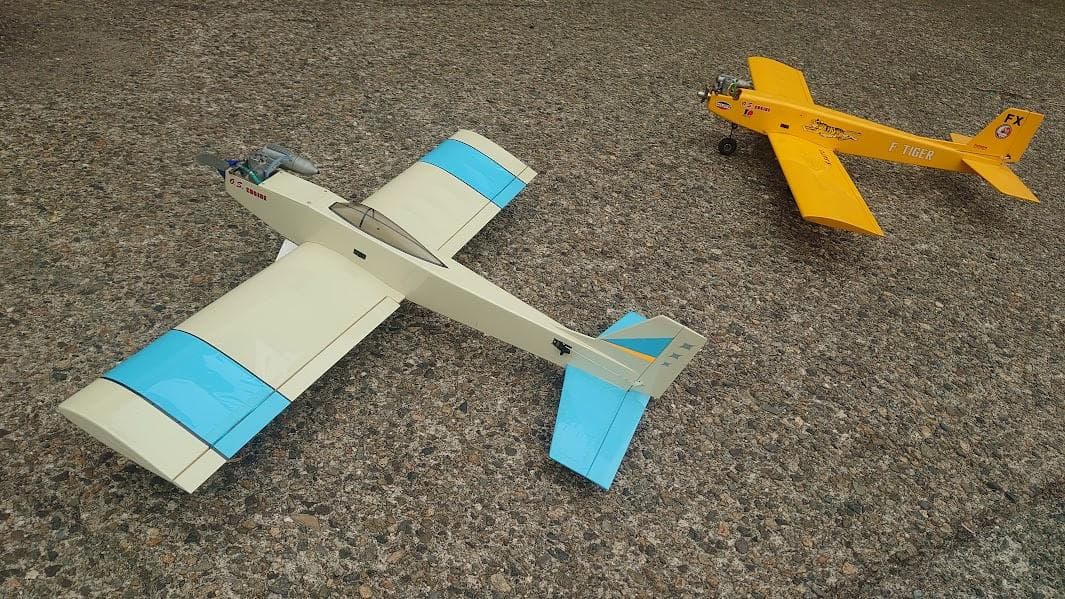 ★レーザーカット　ラジコン飛行機　　機体のみ　（ヨシオカ　サンデー　低翼）