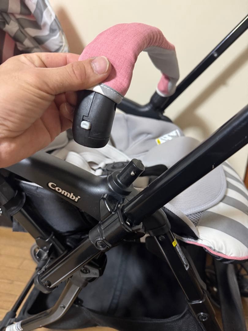 Combi ベビーカー グレー ピンク ストライプ3.18日迄値下げ