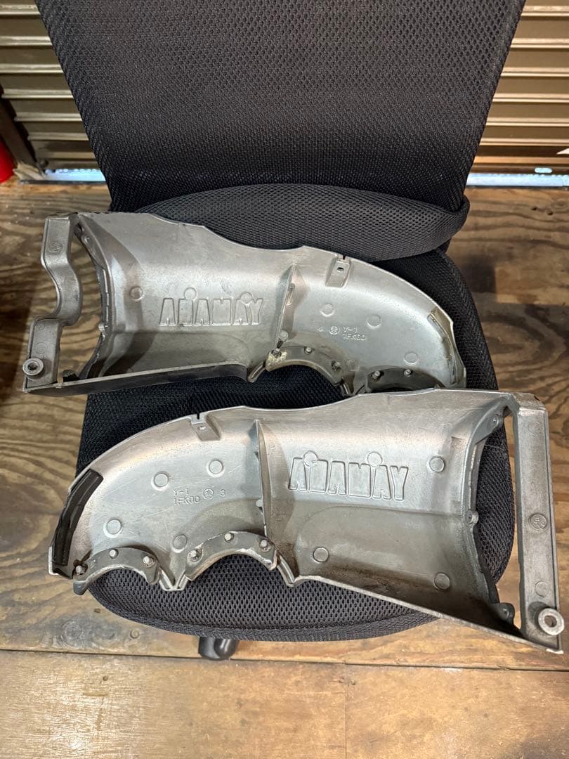 YAMAHA Vmax1200 サイドカバー　シルバー&ブラック