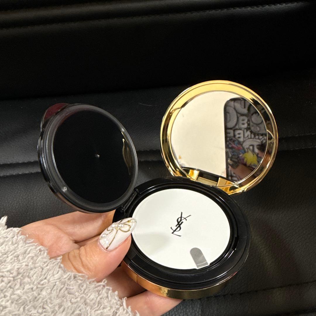 YSL ラディアント タッチ グロウパクト B10