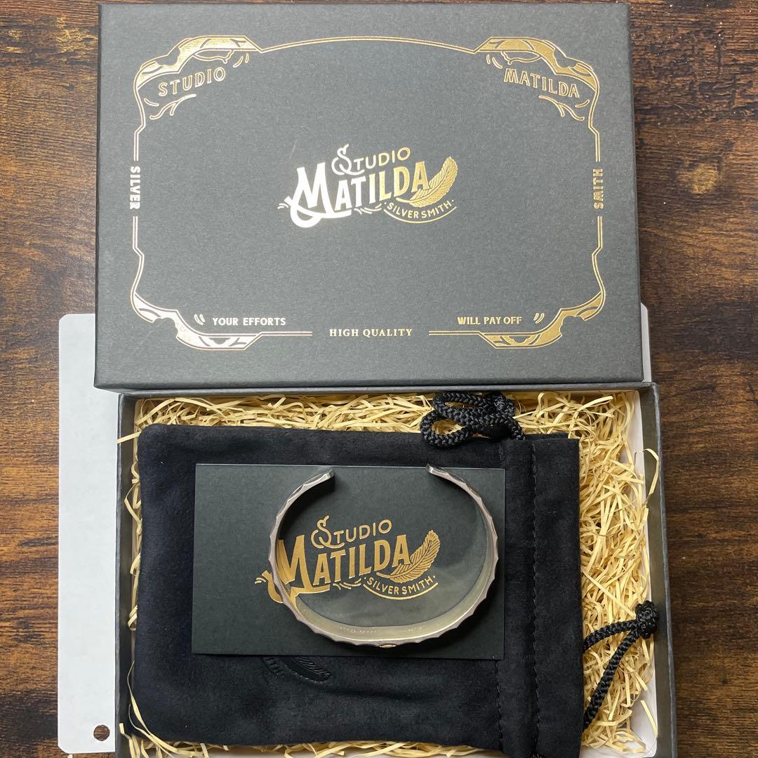 スタジオ　マチルダ　K18ローズ&唐草彫りバングル　１２幅