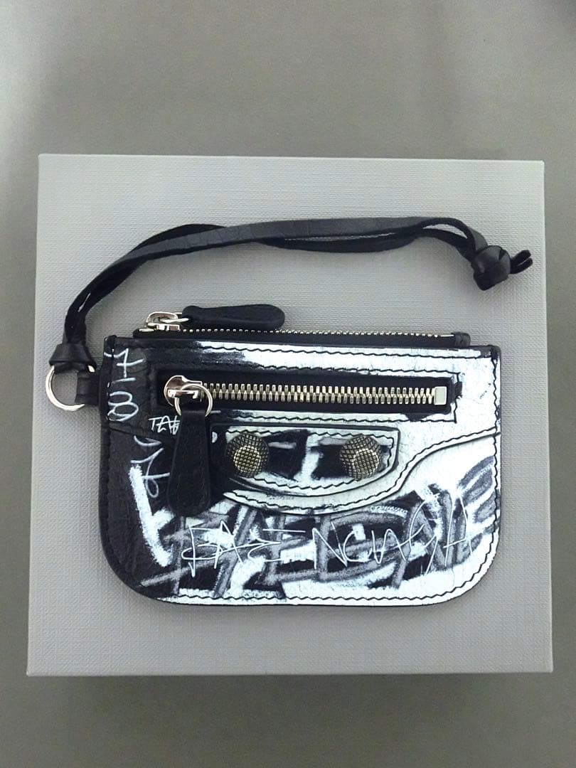 『最終値下げ』BALENCIAGA ル カーゴル ケース graffiti