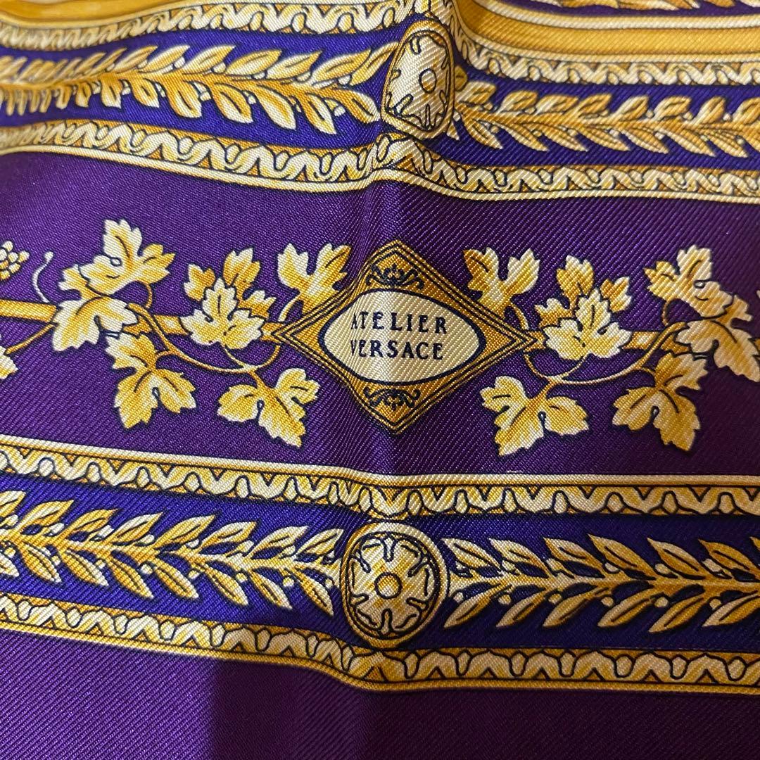 ATELIER VERSACE 大判シルクスカーフ メデューサ バロック柄 紫