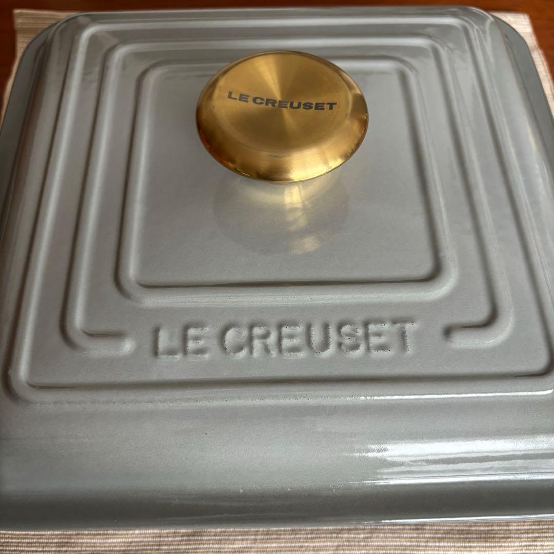 LE CREUSET シグニチャーココット スクエア ミストグレー