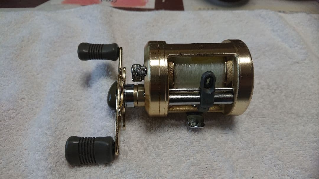 yasunakaシマノ　ベイトリール　カルカッタ400