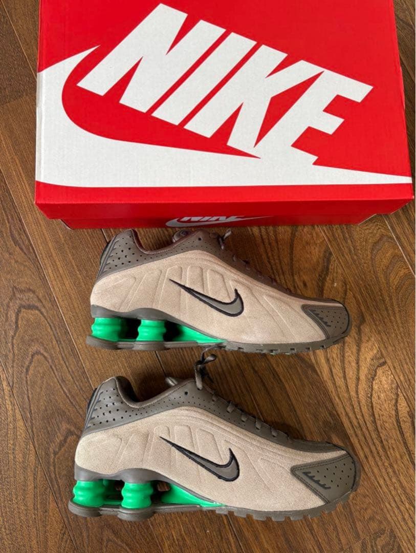 ナイキ ショックス R4 NIKE Shox R4 23.5㎝