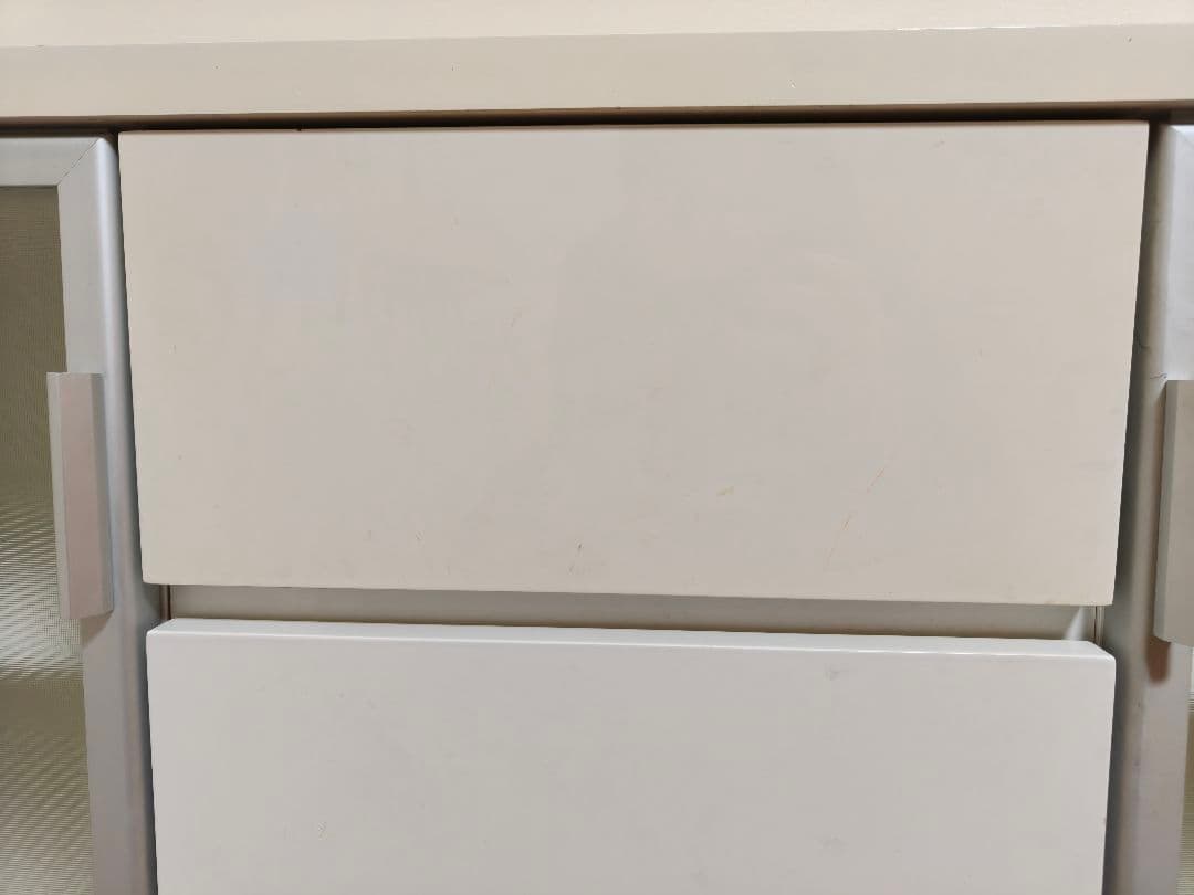 【送料込】ホワイトキャビネット 収納付き　ニトリ　キッチンボード　カップボード