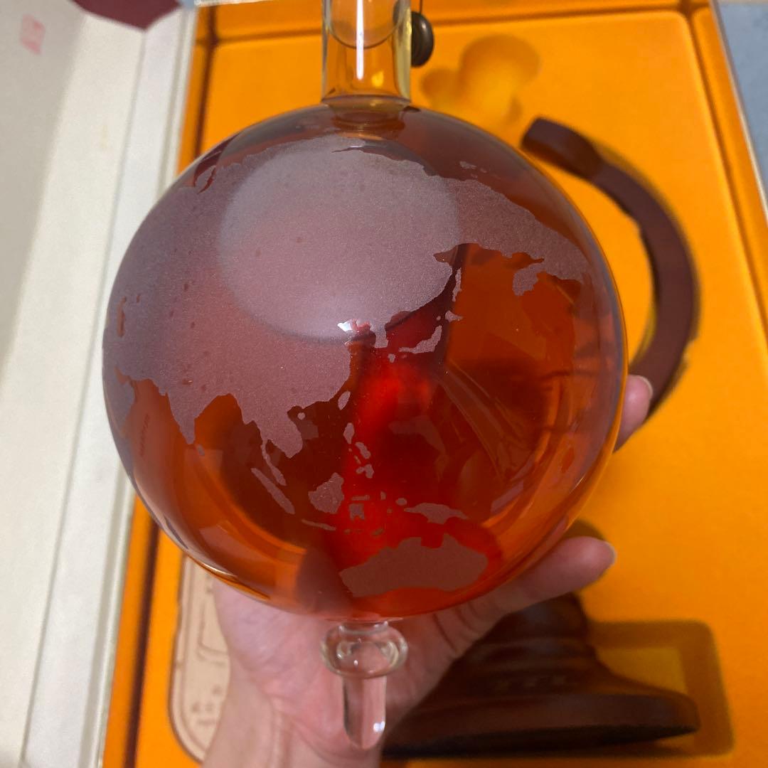 台湾ウイスキー　地球儀　デザインボトル