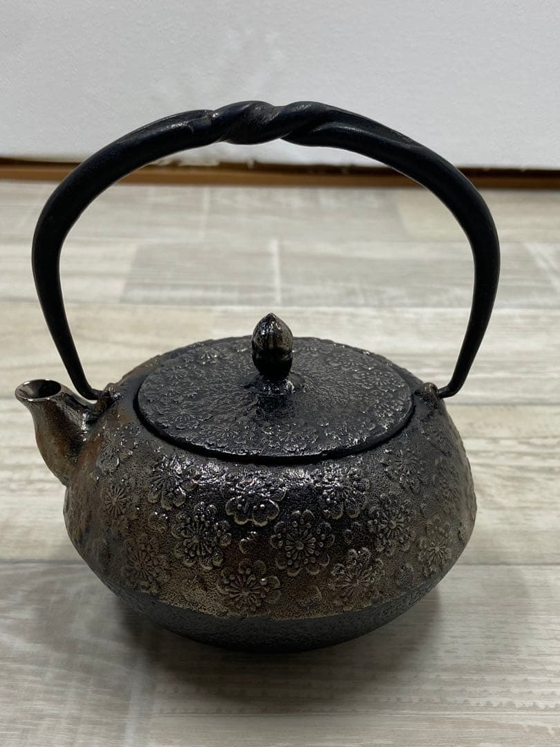 【新品未使用】南部鉄器 急須 照光堂 花文 鉄瓶