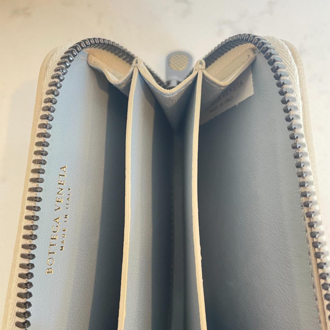 ボッテガヴェネタ イントレチャート ミニ財布 アイボリー 箱付