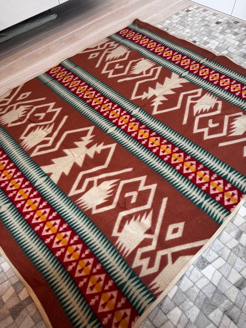 ヴィンテージネイティブ柄ウールラグW1660xH2030