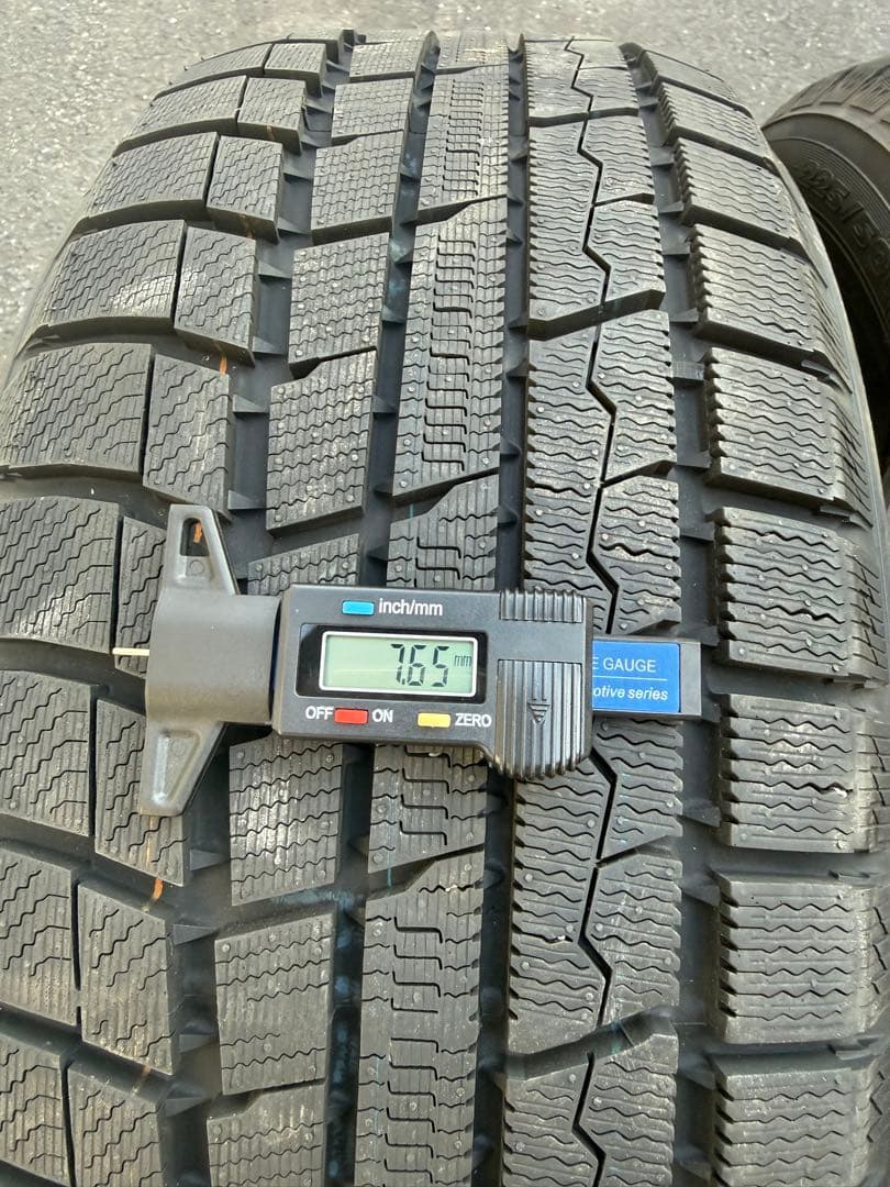 トーヨー トランパス 225/50R18 スタッドレスタイヤ 中古品 2本