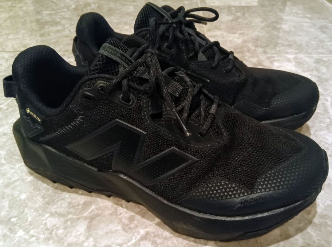 ニューバランス（ゴアテックス）スニーカー