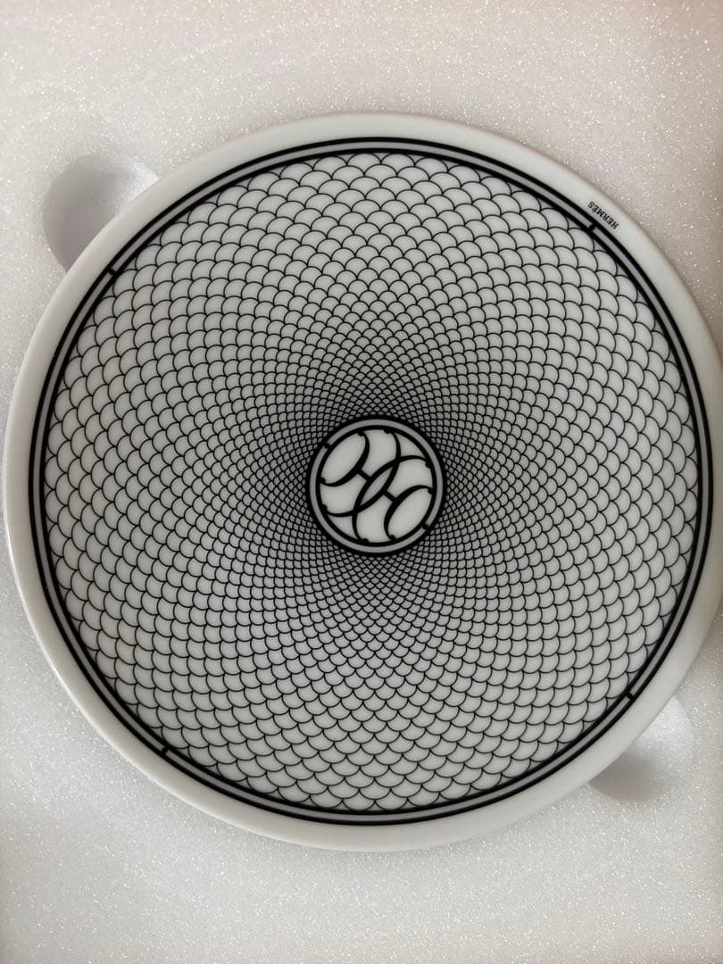 HERMES 網目模様の皿 未使用