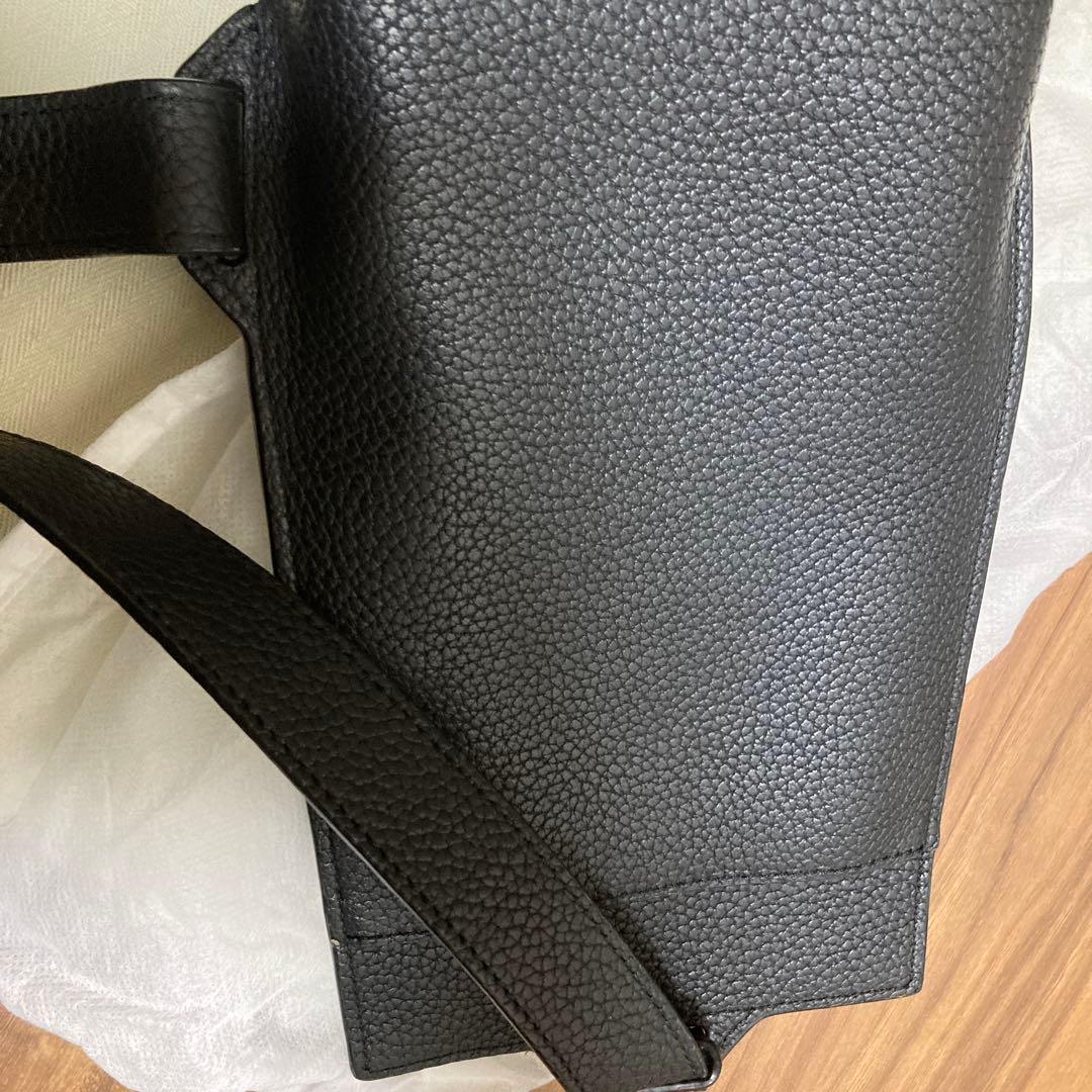 LOEWE レザー ボディバッグ ブラック