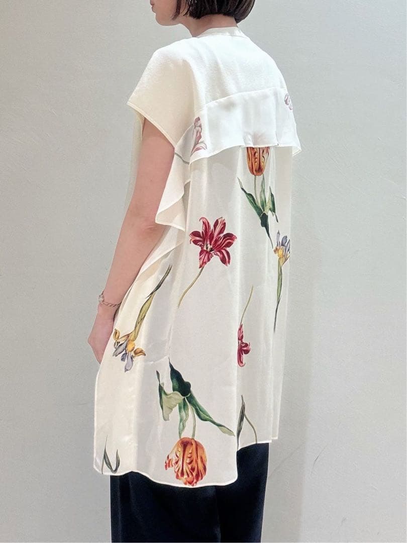 完売ADORE 52,800円 25S/Sピクトリカルブックプリントブラウス