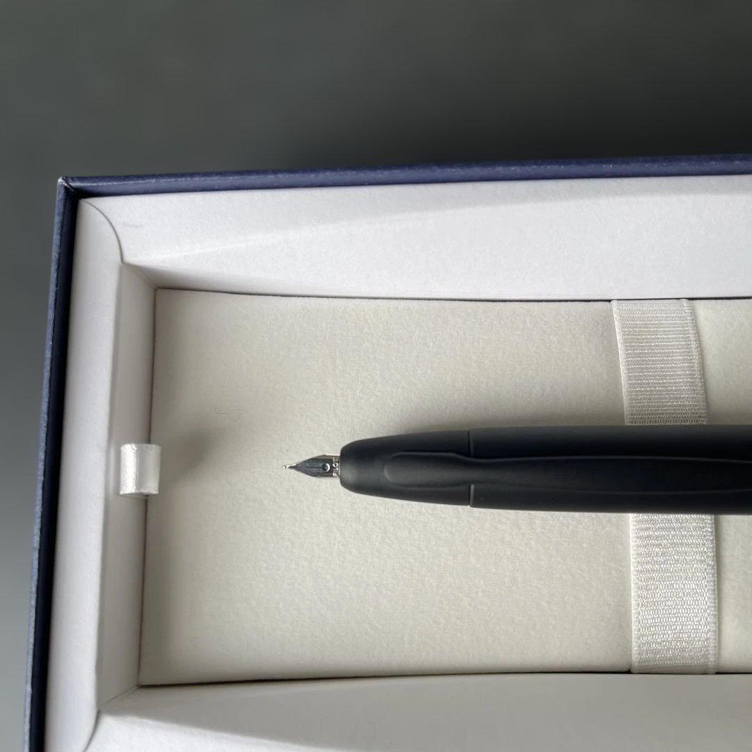 【2/8限定出品】PILOTキャップレス万年筆＋ライティブ おまけ付き