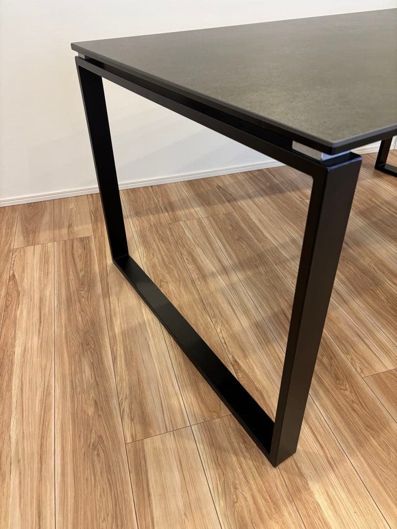 よっつぁん出品　美品♦︎ニトリ　セラミックダイニングテーブル150cm