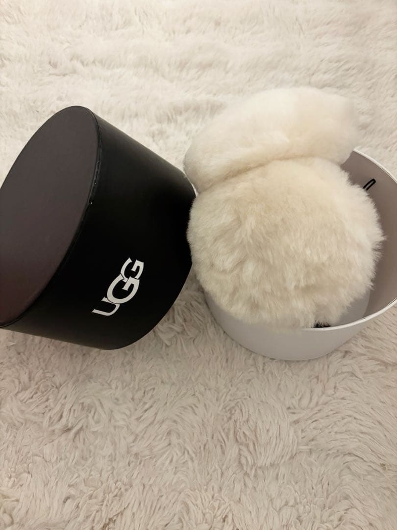 ⭐️新品未使用⭐️ 完売品 UGG イヤーマフ ホワイト 耳あて