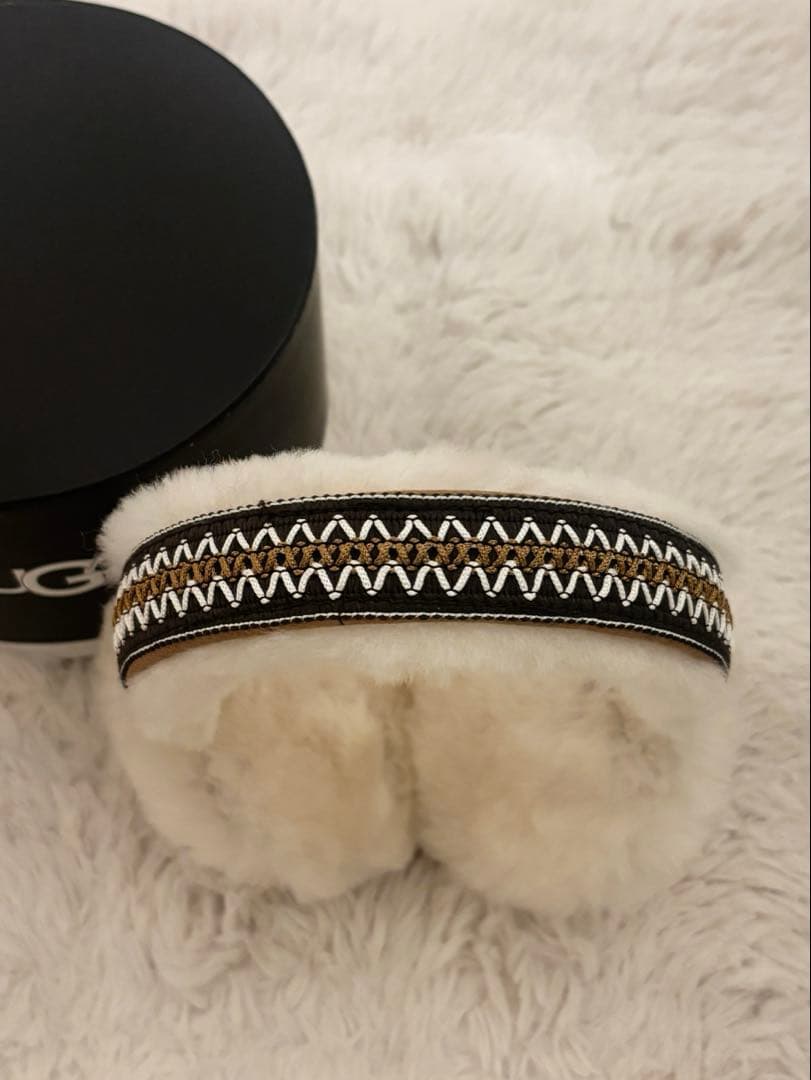 ⭐️新品未使用⭐️ 完売品 UGG イヤーマフ ホワイト 耳あて