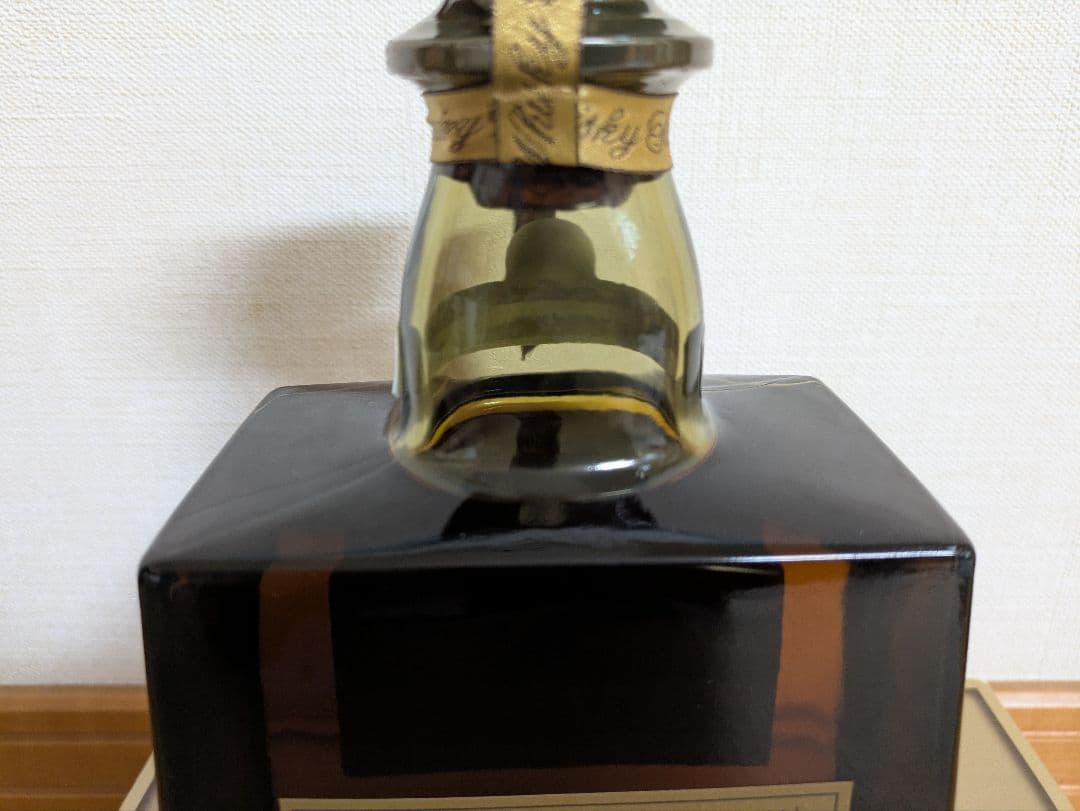 サントリーウイスキーローヤル15年〈ゴールドラベル〉750ml