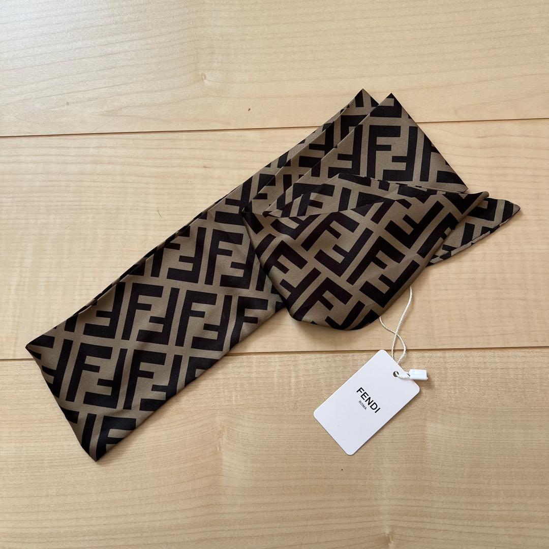 FENDI Wrappy シルクスカーフ FFロゴ