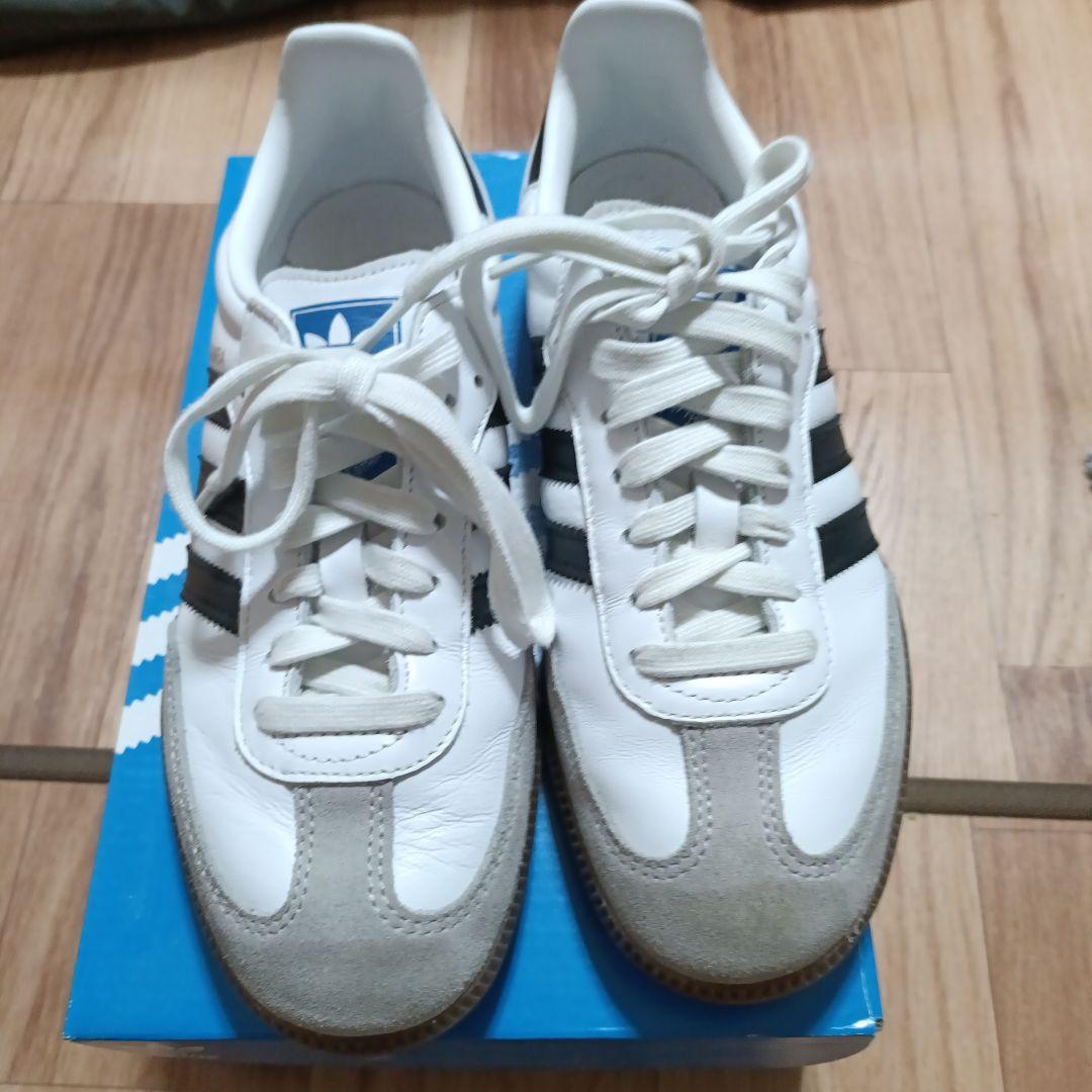 アディダスSAMBAホワイト