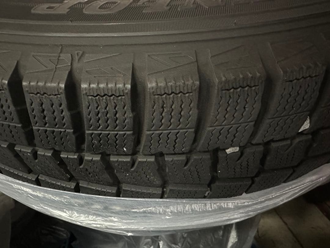 ヴェゼル等 DUNLOP スタッドレスタイヤ 215/60R16 ホイールセット
