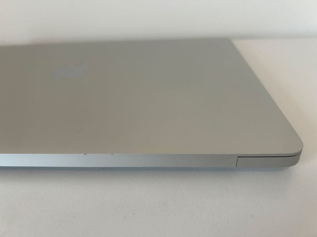 【美品】MacBook Air M1 2020 シルバー　8GB 256GB