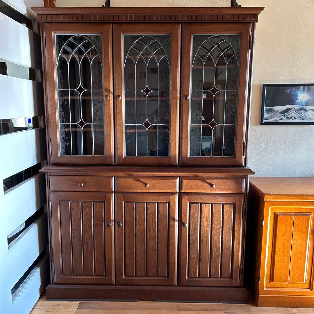 送料込　IDC大塚家具 起立木工社製 3面ステンドグラス オーク材 食器棚