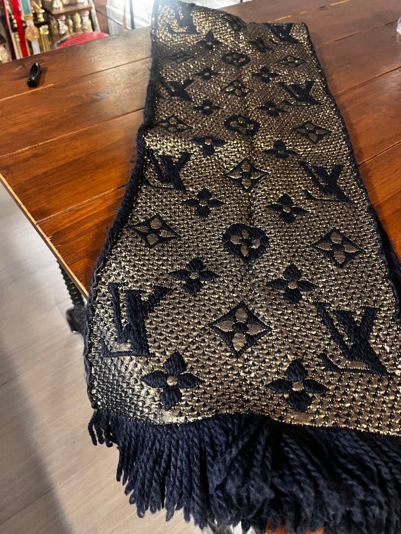 ルイ・ヴィトン リバーシブルマフラー 黒金