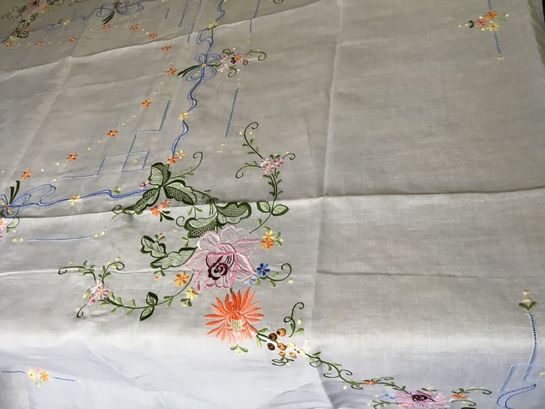 汕頭◆刺繍テーブルクロス ＋ ナフキン◆綿ローン スワトー 大判