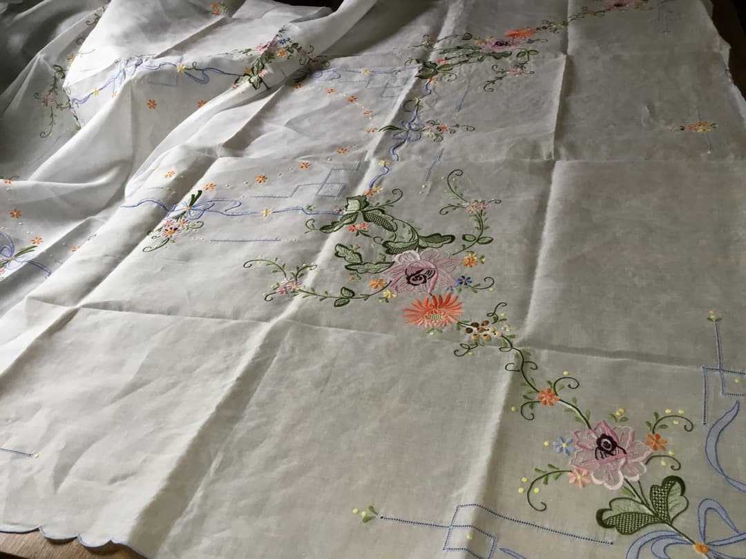 汕頭◆刺繍テーブルクロス ＋ ナフキン◆綿ローン スワトー 大判