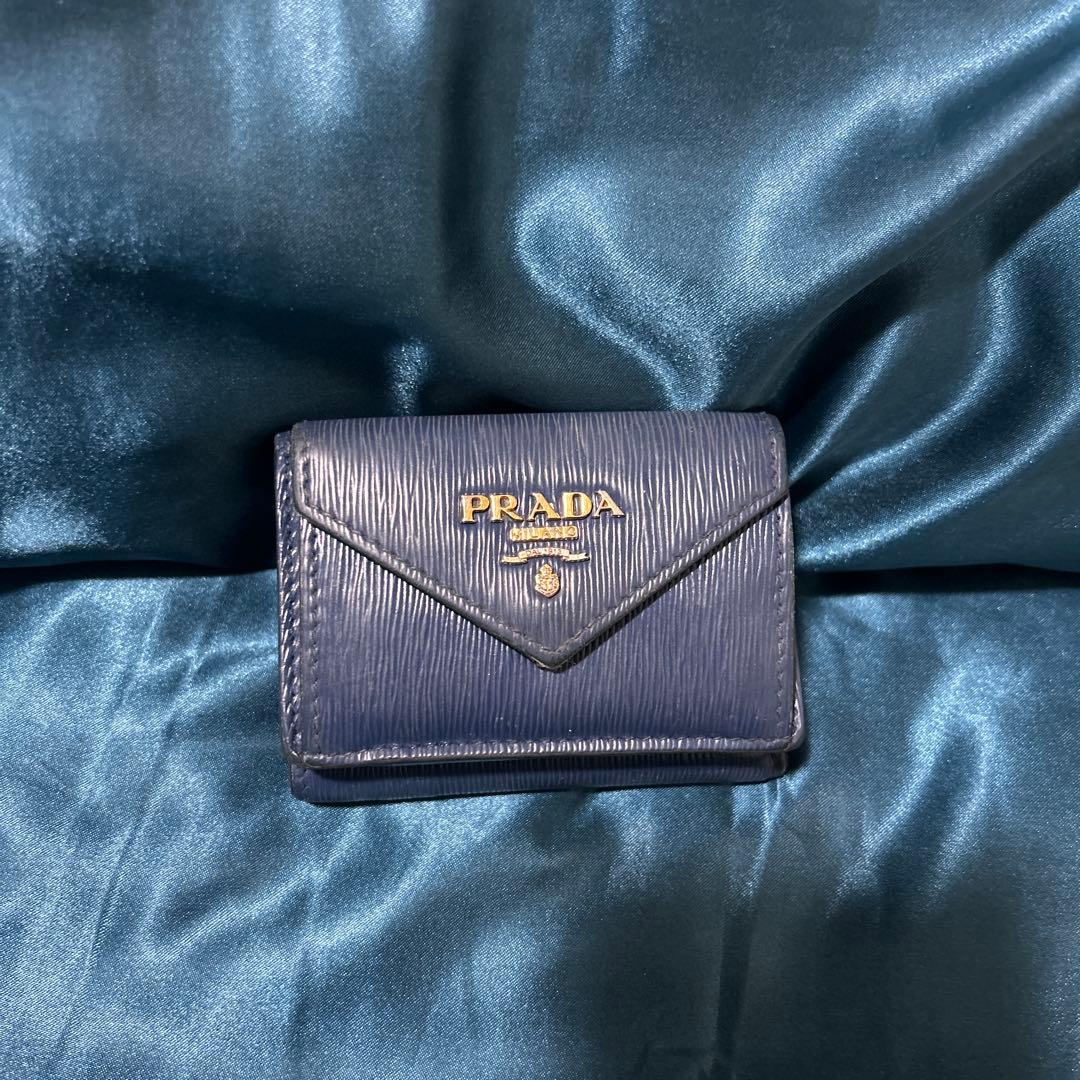 PRADA 三つ折り財布 レター型 ヴィッテロムーヴ ロゴ金具 ミニ 正規品