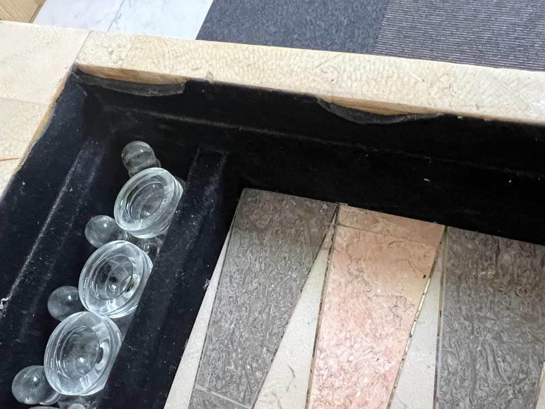 【引き取り限定】大理石チェステーブル