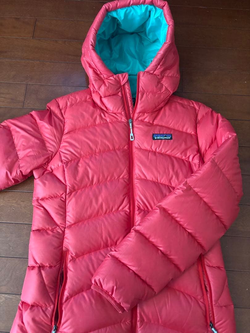 patagonia ハイロフトダウン　XSサイズ　中古美品
