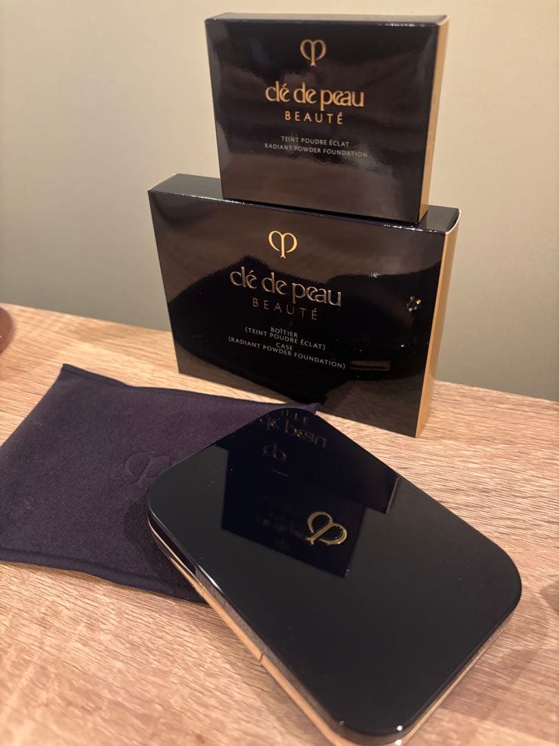 クレ・ド・ポー ボーテ　タンプードルエクラⅡ オークル00 (ケース・外箱付き)